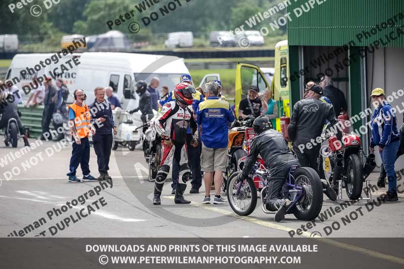 Vintage motorcycle club;eventdigitalimages;mallory park;mallory park trackday photographs;no limits trackdays;peter wileman photography;trackday digital images;trackday photos;vmcc festival 1000 bikes photographs